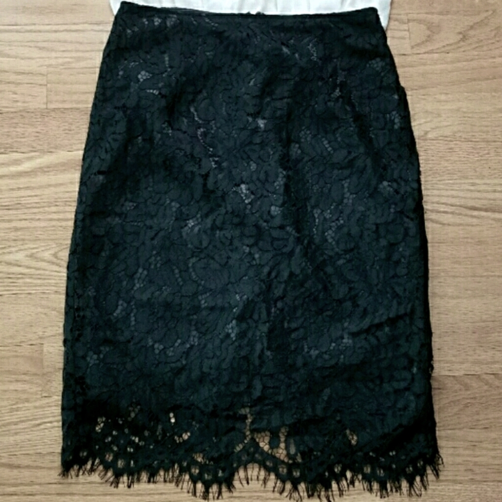 WHBM Eyelash lace skirt
